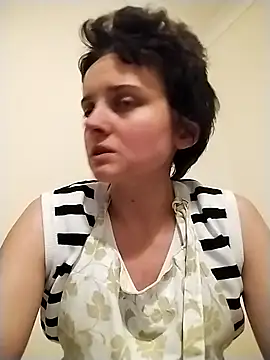 Snapshot of Amy01112 chatting on May 11, 2026, 2:06 am Amy01112 online show from May 11, 2026, 2:06 am