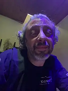 Petebulimia online show from April 29, 2026, 7:31 pm