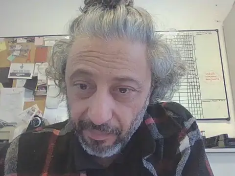 Petebulimia online show from May 3, 2026, 4:13 pm