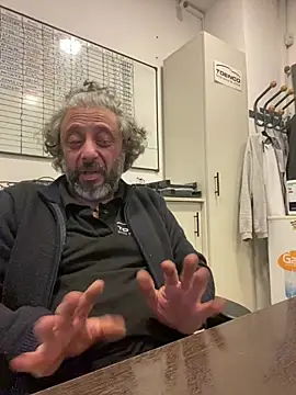 Snapshot of Petebulimia chatting on June 2, 2026, 5:42 am Petebulimia online show from June 2, 2026, 5:42 am