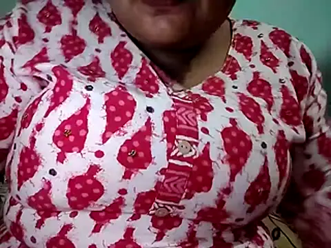 Snapshot of its_me_anjuu chatting on December 17, 2025, 2:01 pm its me anjuu online show from December 17, 2025, 2:01 pm