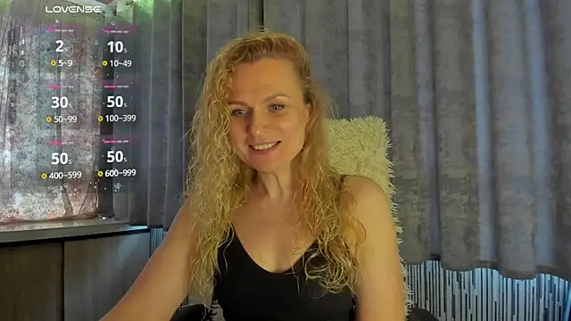 LanaLight x online show from June 17, 2026, 3:02 pm
