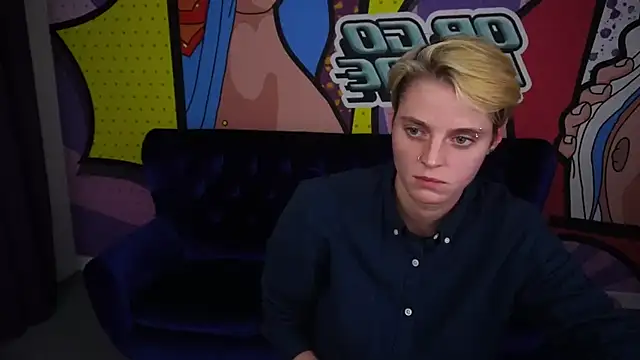 Snapshot of RoxyFlamee chatting on December 2, 2025, 3:29 pm RoxyFlamee online show from December 2, 2025, 3:29 pm