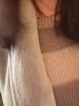 gatitachula93 online show from February 23, 2026, 2:25 pm