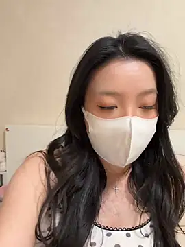 nayomi 34f online show from May 3, 2026, 3:23 am