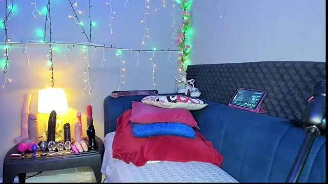 Shadia Squirt online show from September 24, 2025, 7:39 pm