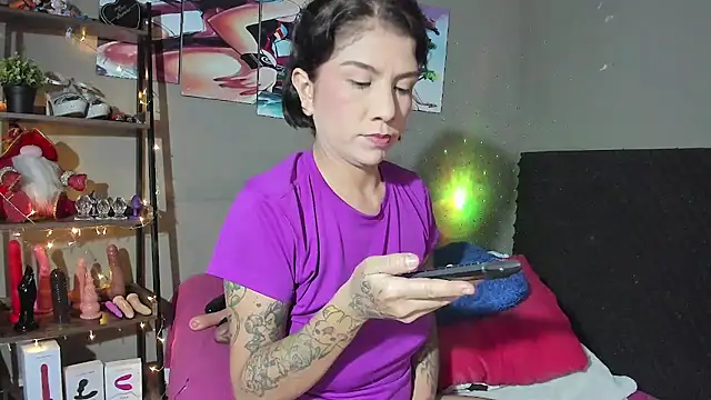 Shadia Squirt online show from October 21, 2025, 2:45 am