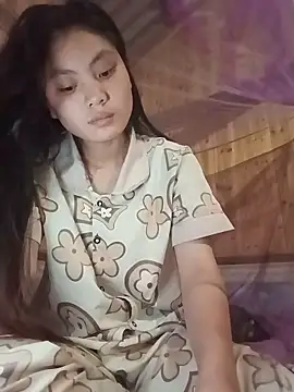 Snapshot of Hilary-123 chatting on May 17, 2026, 9:00 pm Hilary-123 online show from May 17, 2026, 9:00 pm