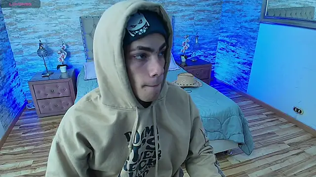 PatrickS25 online show from March 18, 2026, 4:15 am