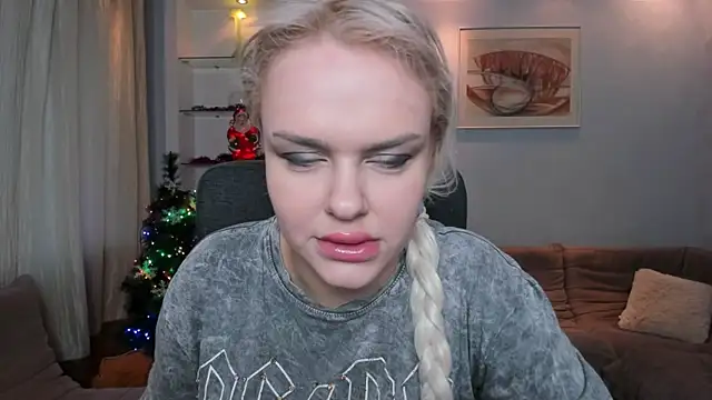 KamillaJei online show from December 23, 2025, 6:22 am