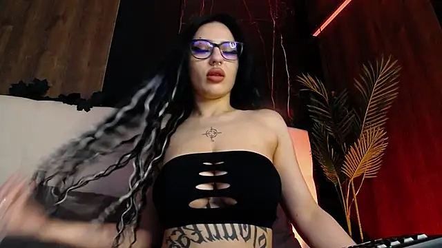 Snapshot of RavenFoxxy chatting on May 11, 2026, 6:30 am RavenFoxxy online show from May 11, 2026, 6:30 am