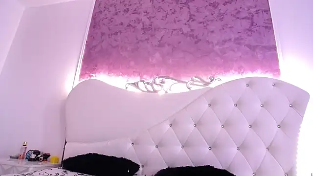 Snapshot of RavenFoxxy chatting on May 21, 2026, 5:58 am RavenFoxxy online show from May 21, 2026, 5:58 am