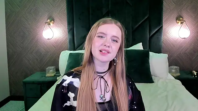 Snapshot of Victori_Fox chatting on December 5, 2025, 4:10 am Victori Fox online show from December 5, 2025, 4:10 am