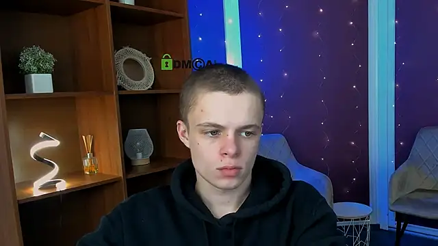 Snapshot of veldi_to chatting on December 15, 2025, 2:32 pm veldi to online show from December 15, 2025, 2:32 pm