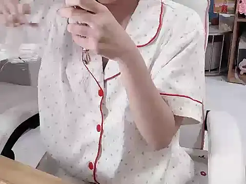 Yuyu-baobei online show from May 1, 2026, 3:16 pm