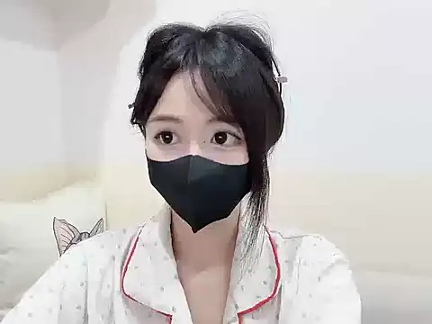 Yuyu-baobei online show from June 17, 2026, 8:32 pm