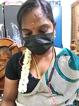 Snapshot of Tamil_Pallavi chatting on March 24, 2026, 4:28 am Tamil Pallavi online show from March 24, 2026, 4:28 am