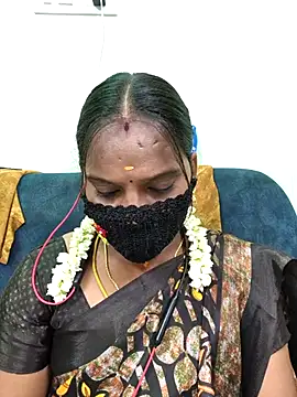 Snapshot of Tamil_Pallavi chatting on April 1, 2026, 5:32 pm Tamil Pallavi online show from April 1, 2026, 5:32 pm