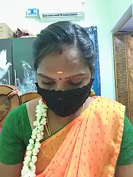 Snapshot of Tamil_Pallavi chatting on May 18, 2026, 5:30 pm Tamil Pallavi online show from May 18, 2026, 5:30 pm