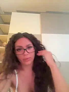 Snapshot of SiennaLuxexx chatting on July 21, 2026, 4:42 pm SiennaLuxexx online show from July 21, 2026, 4:42 pm