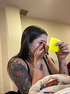 Camila Duarte2 online show from April 28, 2026, 1:49 pm