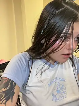 Camila Duarte2 online show from April 30, 2026, 8:57 pm