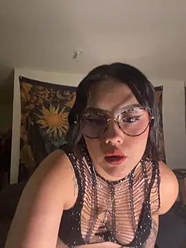 Snapshot of Nicolle_Ruizz chatting on June 13, 2026, 8:01 am Nicolle Ruizz online show from June 13, 2026, 8:01 am
