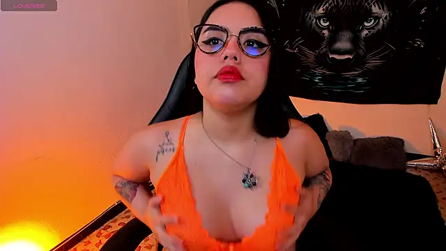 Snapshot of Nicolle_Ruizz chatting on June 14, 2026, 10:28 am Nicolle Ruizz online show from June 14, 2026, 10:28 am