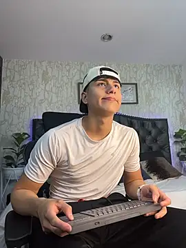 Lander Cruz online show from April 27, 2026, 8:07 pm