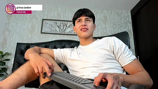 Snapshot of Lander_Cruz chatting on June 25, 2026, 6:45 pm Lander Cruz online show from June 25, 2026, 6:45 pm