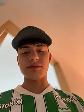 Snapshot of Lander_Cruz chatting on July 2, 2026, 4:02 pm Lander Cruz online show from July 2, 2026, 4:02 pm