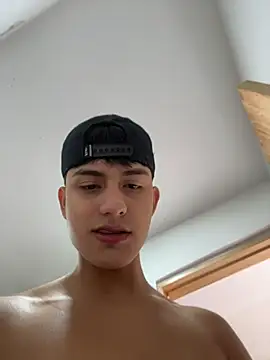 Snapshot of Lander_Cruz chatting on July 26, 2026, 4:03 pm Lander Cruz online show from July 26, 2026, 4:03 pm