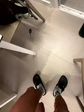 Snapshot of andresbale chatting on January 13, 2026, 8:14 pm andresbale online show from January 13, 2026, 8:14 pm