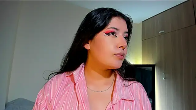 Snapshot of x_Adeline_ chatting on May 6, 2026, 2:29 am x Adeline online show from May 6, 2026, 2:29 am