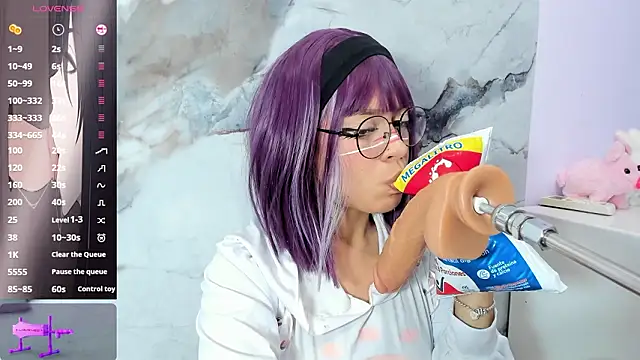 sofia shadow  online show from March 5, 2026, 3:57 am