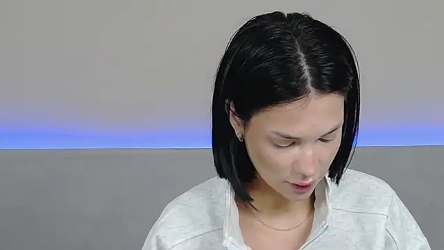 RachaelMils online show from April 30, 2026, 3:46 am