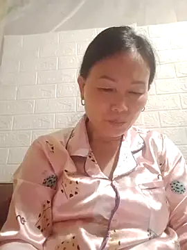 Lili-123k online show from April 26, 2026, 3:37 am
