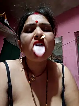 Snapshot of Your-shreya143 chatting on May 13, 2026, 9:00 pm Your-shreya143 online show from May 13, 2026, 9:00 pm