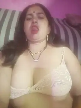 Snapshot of Your-shreya143 chatting on July 22, 2026, 9:39 pm Your-shreya143 online show from July 22, 2026, 9:39 pm