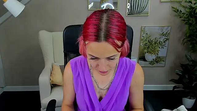 Snapshot of Linda_Jonys chatting on August 3, 2026, 9:15 am Linda Jonys online show from August 3, 2026, 9:15 am