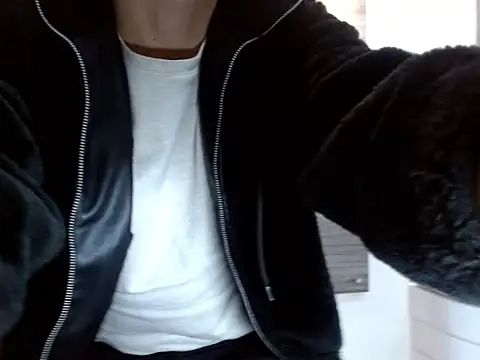 JuanGomm online show from March 7, 2026, 3:03 am