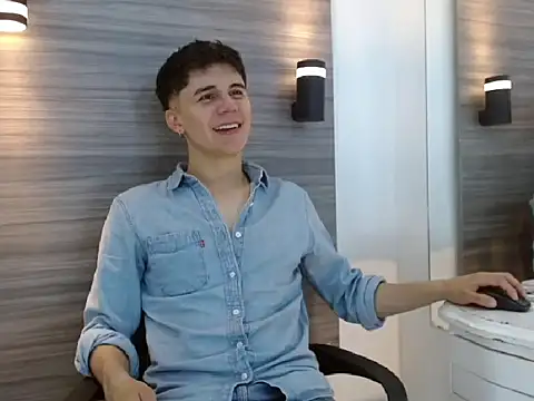 JuanGomm online show from March 11, 2026, 3:23 am