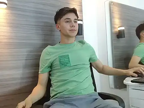 JuanGomm online show from March 14, 2026, 4:07 am