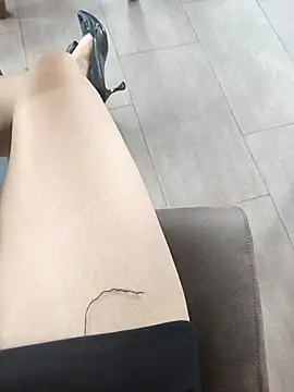 Miky Lyn online show from March 15, 2026, 4:40 am