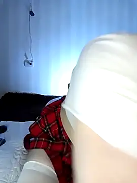 Snapshot of Usagi-- chatting on December 4, 2025, 12:42 am Usagi-- online show from December 4, 2025, 12:42 am