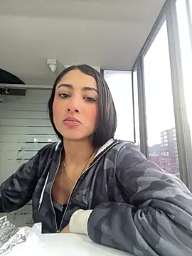 Snapshot of lya__brown chatting on May 22, 2026, 11:05 am lya brown online show from May 22, 2026, 11:05 am