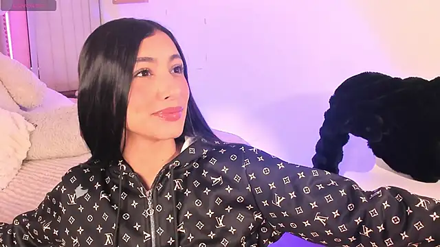 Snapshot of lya__brown chatting on June 4, 2026, 11:05 am lya brown online show from June 4, 2026, 11:05 am
