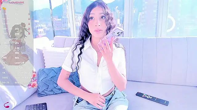 Snapshot of lya__brown chatting on August 1, 2026, 12:15 pm lya brown online show from August 1, 2026, 12:15 pm
