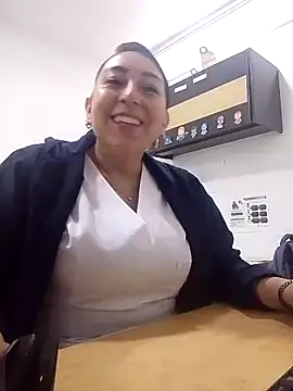 Valeria montana  online show from February 9, 2026, 12:09 pm