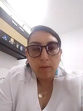 Valeria montana  online show from April 23, 2026, 5:48 pm